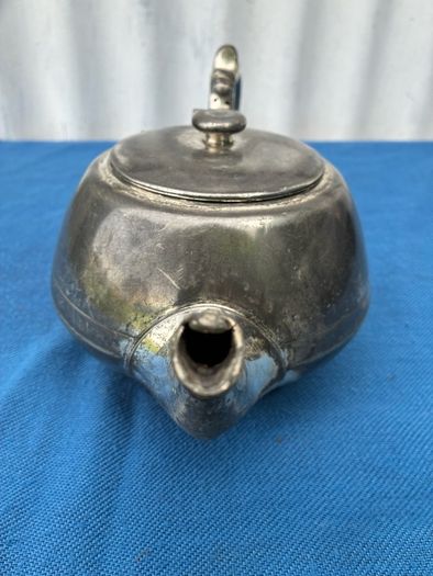 Walker and Hall Sheffield silver plated tea pot