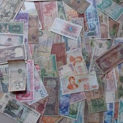 Job lot of 60 World Banknotes