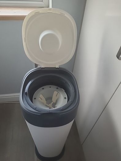 XL tommee tippee nappy bun with x3 brand new refills