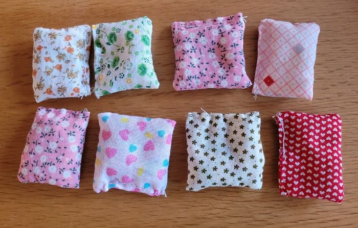 Handmade dog / puppy sets for dolls houses + kennels etc