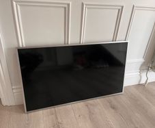 Samsung 40 inch 4K UHD Smart TV