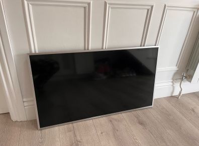 Samsung 40 inch 4K UHD Smart TV