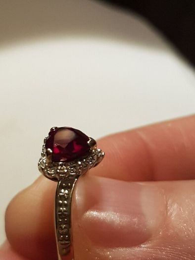9 ct  gold ring Rubies and diamonds