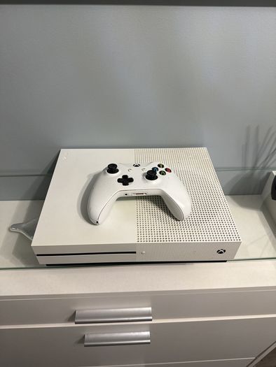 X-box One S