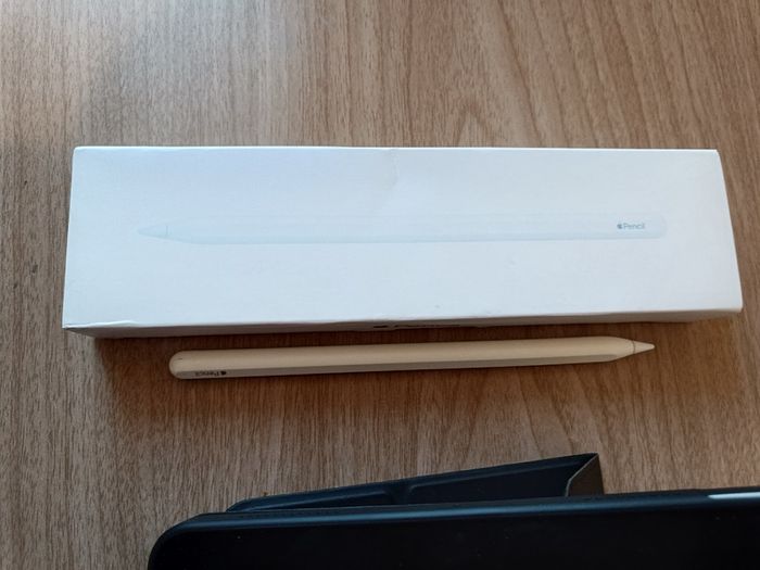 iPad Air 5th Gen (M1) Starlight + Apple Pencil 2 & Protector Bundle