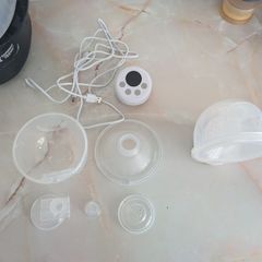 Nursing Mama wearable pump
