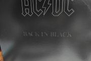 ACDC, Back in Black 2003 repress with inner sleeve and embossed cover