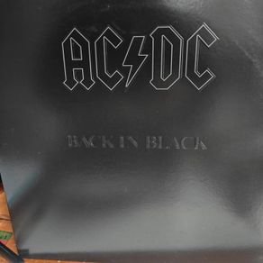 ACDC, Back in Black 2003 repress with inner sleeve and embossed cover