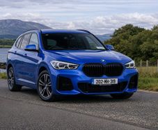 2020 X1 Hybrid AWD  Pan Roof  M Sport