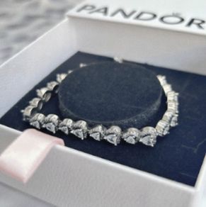 Pandora Halo Hearts Bracelet Brand New