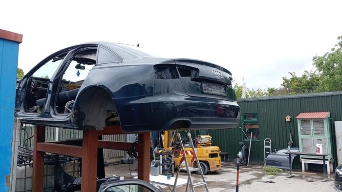 audi A6 breaking