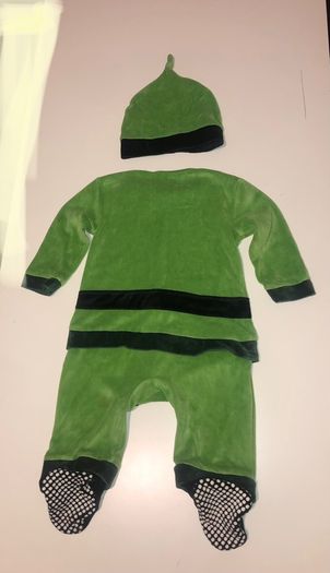 Paddy's day leprechaun babygrow 6-9 months