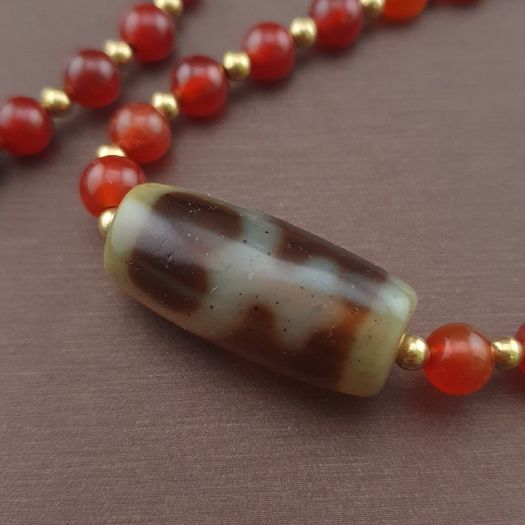 Vintage Treasure Vase Pattern Agate & Carnelian Beads Necklace