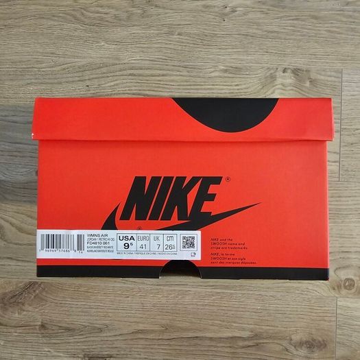 Air Jordan 1 High "Satin Bred 2023"  8.5UK