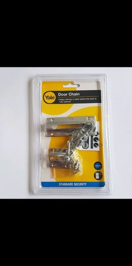 Yale security  door chain new sealed