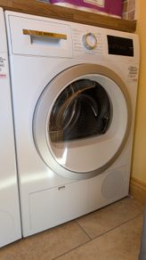 Bosch Series 4 8KG Freestanding Heat Pump Tumble Dryer - White | WTH85223GB
