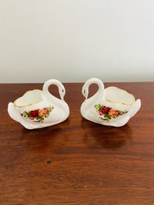 Old Country Rose China Swans