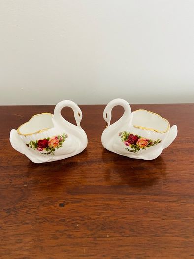 Old Country Rose China Swans