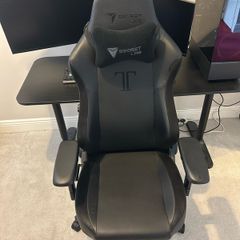 SecretLab TITAN Gaming Chair - Black - Regular Size