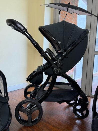 As New Egg2 travel system with Cybex car seat and isofix base swivel