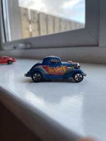 Vintage Hot Wheels Ford Hot Rod Car 1:64 Scale 1979 Blue Fire Red N
