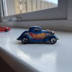 Vintage Hot Wheels Ford Hot Rod Car 1:64 Scale 1979 Blue Fire Red N