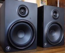 Mackie MR8 MK2 Studio Monitors
