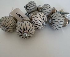Cupboard knobs