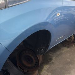 Nissan leaf blue colour bumper and both fenders for sale