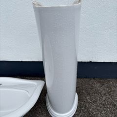 Hand Basin and Pedestal