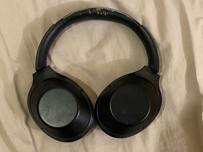 Sony MDR-1000x Noose Cancelling Headset