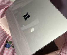 Microsoft Surface Laptop 4-