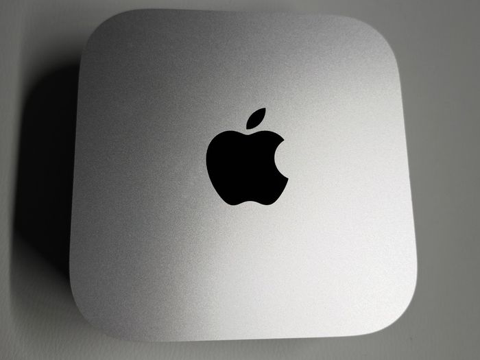Mac mini (M4, 16gb RAM, 512gb SSD)