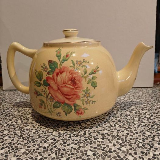 Vintage early 1930s 40s Arklow teapot