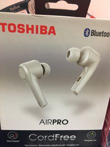 White Bluetooth Wireless Earbuds Cordfree with voice control