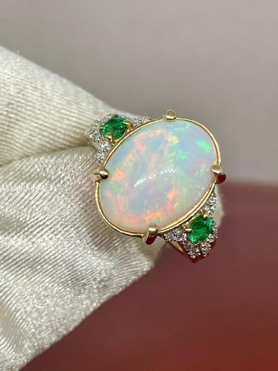 Gold Rind with Opal, Emerald and Moissanite