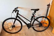 Like new Fuji Absolute 1.9 Ladies Hybrid Bicycle and abus locks
