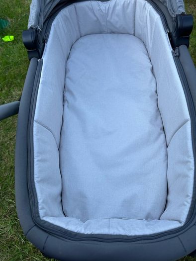 Mamas and Papas pram + Cybex seat and isofix bundle