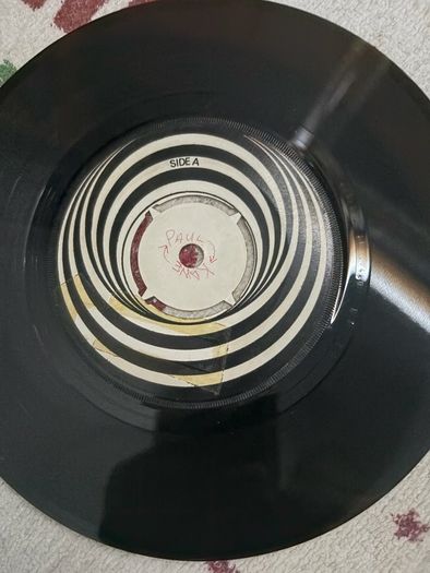 Status Quo vinyl singles Irish pressings x 2