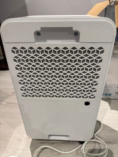 EcoAir Summit dehumidifier 12L - energy efficient, lightly used
