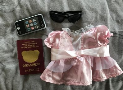 Build the bear accessories
