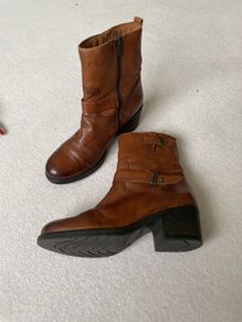 Clarks brown leather boot Size 6.5