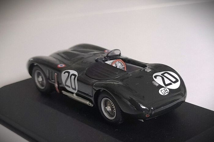 Diecast Model Le Mans Winning Jaguar C Type XK120 1951 1st - Quartzo 1:43