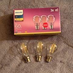 Philips 3x LED bulb 60W 2700K B22