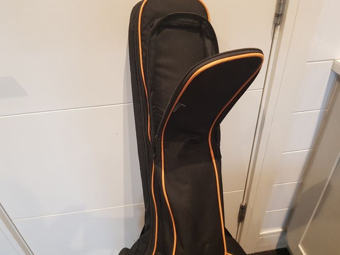 Acoustic Guitar Bag/Case