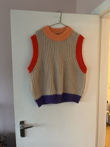 Sleeveless jumper