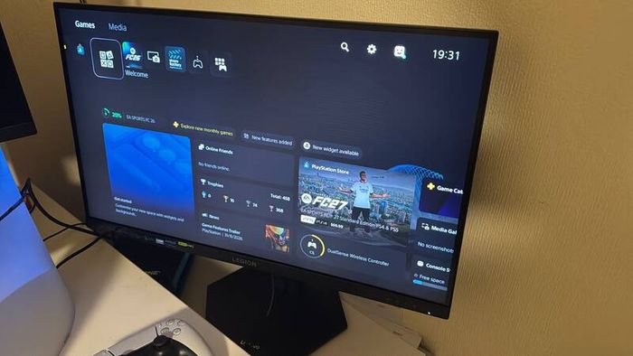 ps5 slim disc 1tb and gaming monitor