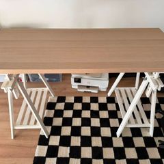 Adjustable standing desk