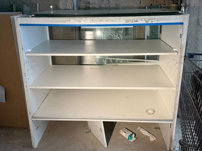 Used Shop Fitting