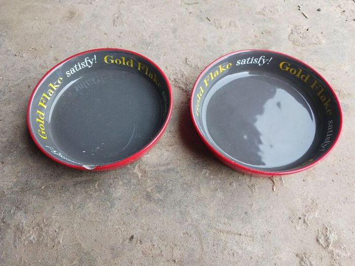 Two Gold Flake Ashtray from 1990